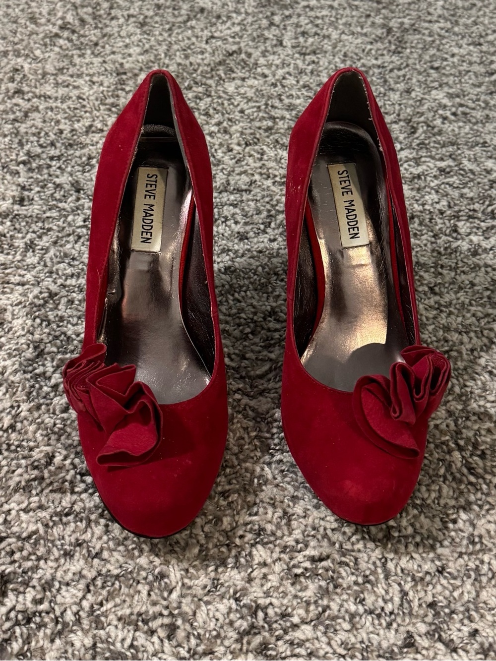 Steve Madden Toppazz Red Suede Floral Pump